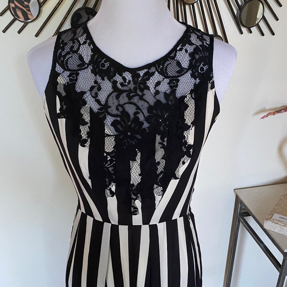Guess Los Angeles Black and White Stripe Lace Tie Belt Dress Size M